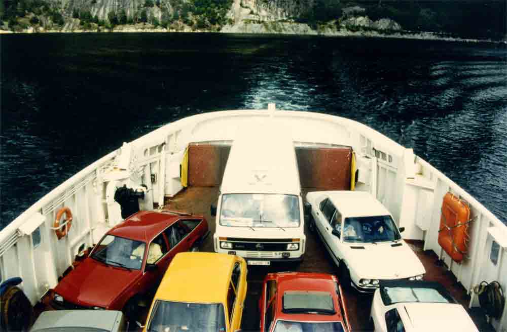 135 - Noruega - cruzando fiordos - furgon - 1989